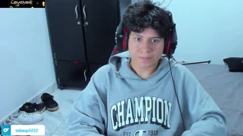 michael independent model  online show from 03.06.25