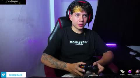 michael independent model  online show from 10.10.25