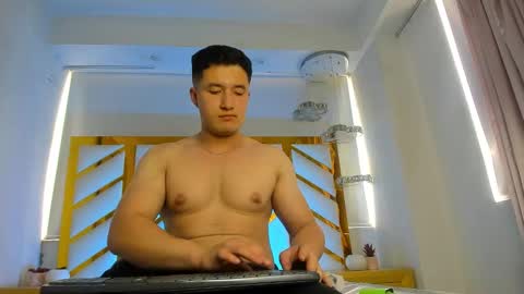 MichaelConnor  online show from 02.07.25