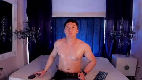 MichaelConnor  online show from 03.07.25