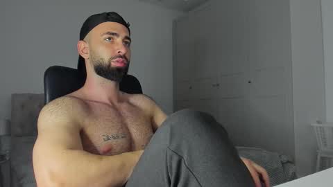 Snapshot of michaelevansx chatting on 02.14.26 MichaelEvansx online show from 02.14.26