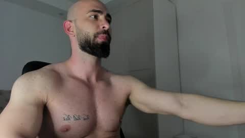 Snapshot of michaelevansx chatting on 04.26.26 MichaelEvansx online show from 04.26.26