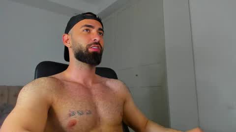 Snapshot of michaelevansx chatting on 05.07.26 MichaelEvansx online show from 05.07.26