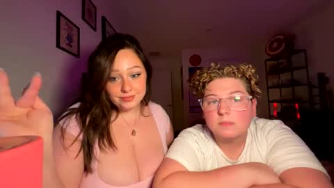 Snapshot of michelebussexx chatting on 10.10.25 michelebussexx online show from 10.10.25