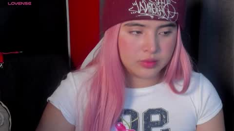 michell_petty01 online show from 01.30.25