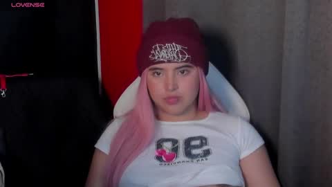 michell_petty01 online show from 01.30.25