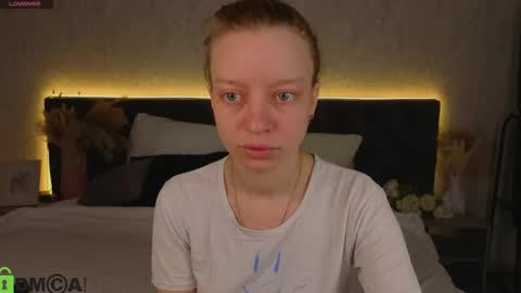 Snapshot of michelle_blond chatting on 04.21.26 michelle_blond online show from 04.21.26