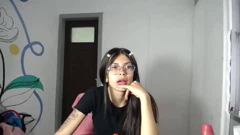 Snapshot of michelle_low373138 chatting on 03.09.25 Michelle low online show from 03.09.25