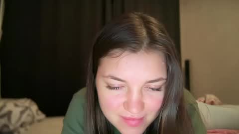 Snapshot of michelle_mir chatting on 02.01.25 Michelle online show from 02.01.25