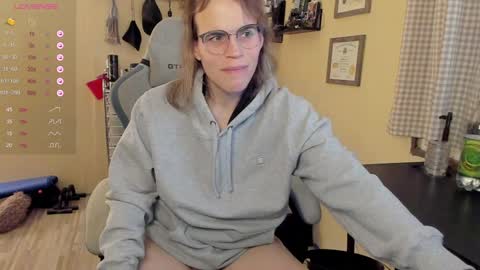 Snapshot of michellereid chatting on 12.09.24 MichelleReid online show from 12.09.24