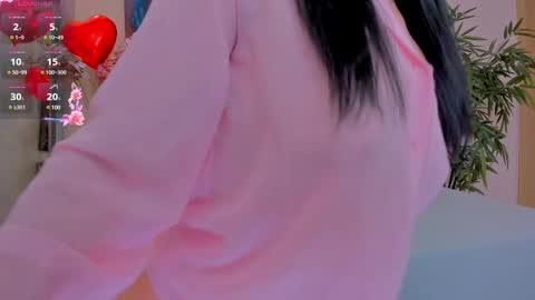 Snapshot of michellereys chatting on 02.14.25 michellereys online show from 02.14.25