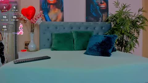 Snapshot of michellereys chatting on 02.26.25 michellereys online show from 02.26.25