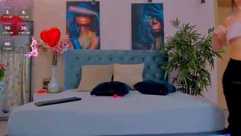 Snapshot of michellereys chatting on 03.06.25 michellereys online show from 03.06.25