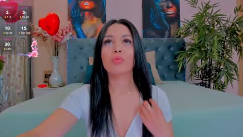 Snapshot of michellereys chatting on 03.10.25 michellereys online show from 03.10.25