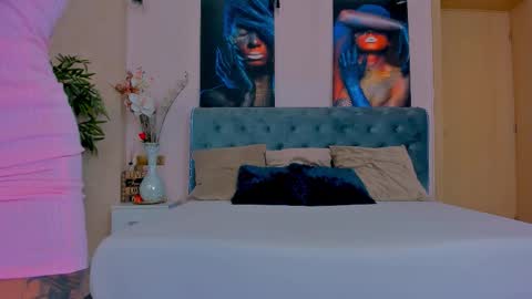 Snapshot of michellereys chatting on 09.08.25 michellereys online show from 09.08.25