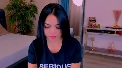 Snapshot of michellereys chatting on 10.17.25 michellereys online show from 10.17.25