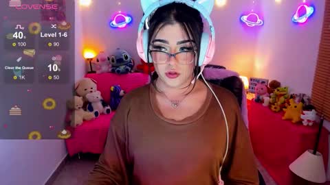 Snapshot of michellevanss22 chatting on 11.22.25 online show from 11.22.25