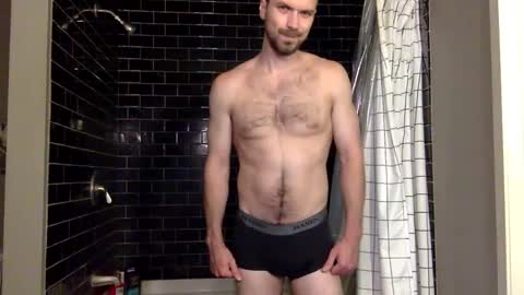 Snapshot of mickey_mic chatting on 10.03.25 mickey_mic online show from 10.03.25