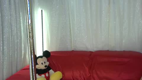 Snapshot of mickeyshyne69 chatting on 02.18.25 Mickey online show from 02.18.25