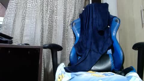 Snapshot of miculohot chatting on 02.14.25 vanesa sexy online show from 02.14.25