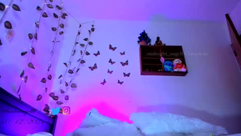 Snapshot of midnight_angell chatting on 12.11.24       online show from 12.11.24