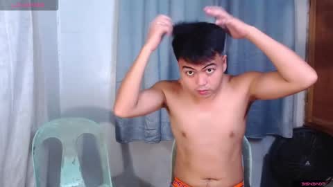Snapshot of midnightfuck_ chatting on 04.19.26 joross online show from 04.19.26