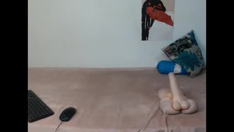 Snapshot of midnightsinx chatting on 04.15.26 midnightsinx online show from 04.15.26