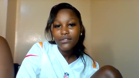 Snapshot of midnightt_tease chatting on 12.01.25 midnightt_tease online show from 12.01.25