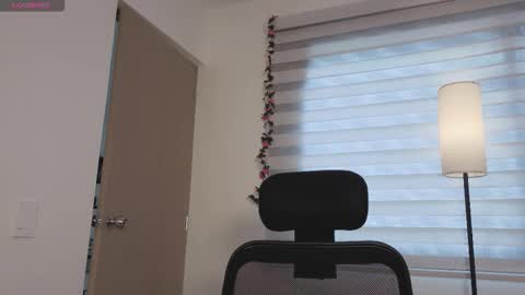 midori__san online show from 10.19.25