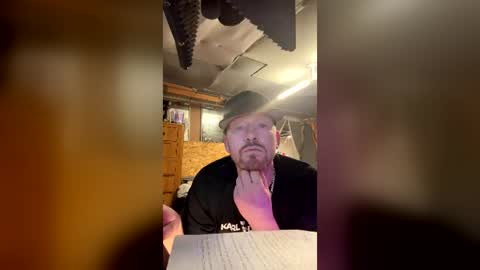 Snapshot of midtownhustler chatting on 06.26.26 midtownhustler online show from 06.26.26