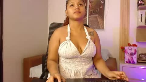 Snapshot of miel_alisha chatting on 05.31.26 miel online show from 05.31.26