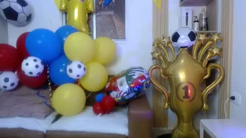 Snapshot of miel_alisha chatting on 06.15.26 miel online show from 06.15.26
