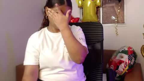 Snapshot of miel_alisha chatting on 06.18.26 miel online show from 06.18.26