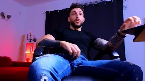 MightyAaron online show from 11.12.25