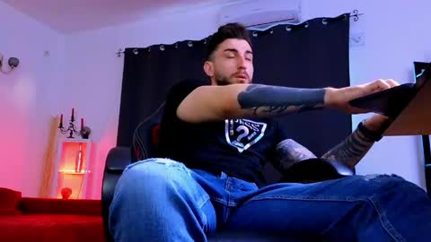 MightyAaron online show from 04.15.26