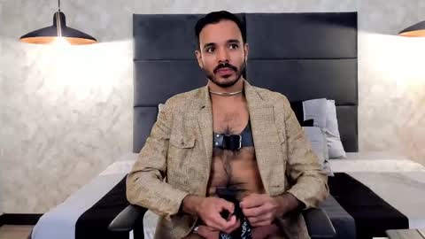 Snapshot of miguelsanfrancisco chatting on 11.17.25 miguelsanfrancisco online show from 11.17.25