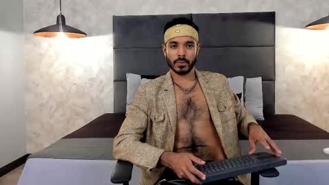 Snapshot of miguelsanfrancisco chatting on 12.02.25 miguelsanfrancisco online show from 12.02.25