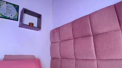 Mia  online show from 09.15.25