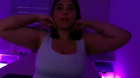 Mia  online show from 11.08.25