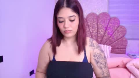 Mia  online show from 11.23.25