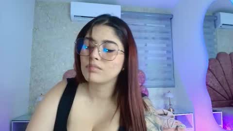 Mia  online show from 01.15.26