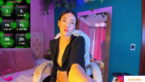 Snapshot of miia_bratz chatting on 10.07.25 miia_bratz online show from 10.07.25