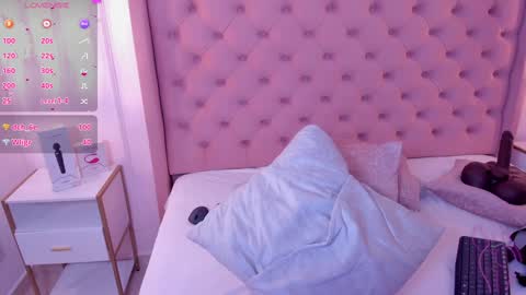 Miia Schwarz  online show from 01.15.25