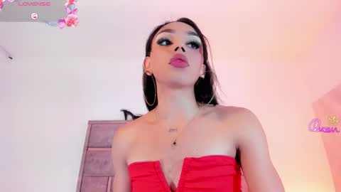 Snapshot of miia_sophia chatting on 02.12.26 online show from 02.12.26