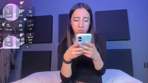 Snapshot of miiaa_doll chatting on 12.30.24 MIIA     online show from 12.30.24