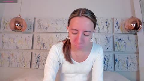 Snapshot of miiaa_doll chatting on 01.28.25 MIIA     online show from 01.28.25