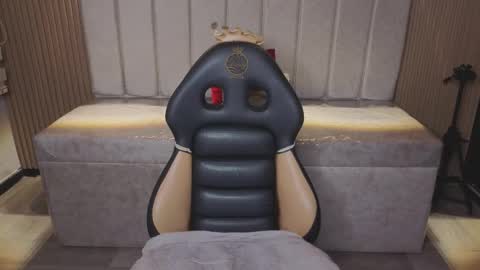 miiaa_evans1 online show from 02.11.26