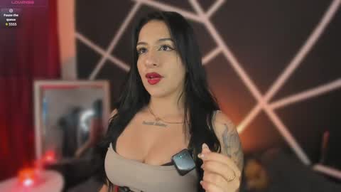 Snapshot of miiaa_stone chatting on 05.26.26 miiaa stone online show from 05.26.26