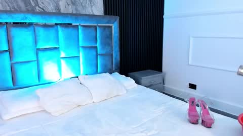 Mia Monroe online show from 09.10.25