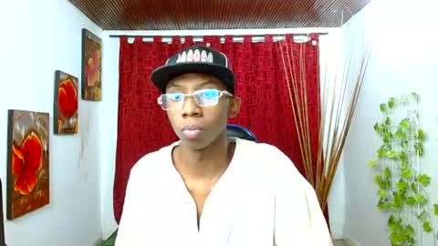 Snapshot of miilo18 chatting on 04.22.26 milo online show from 04.22.26